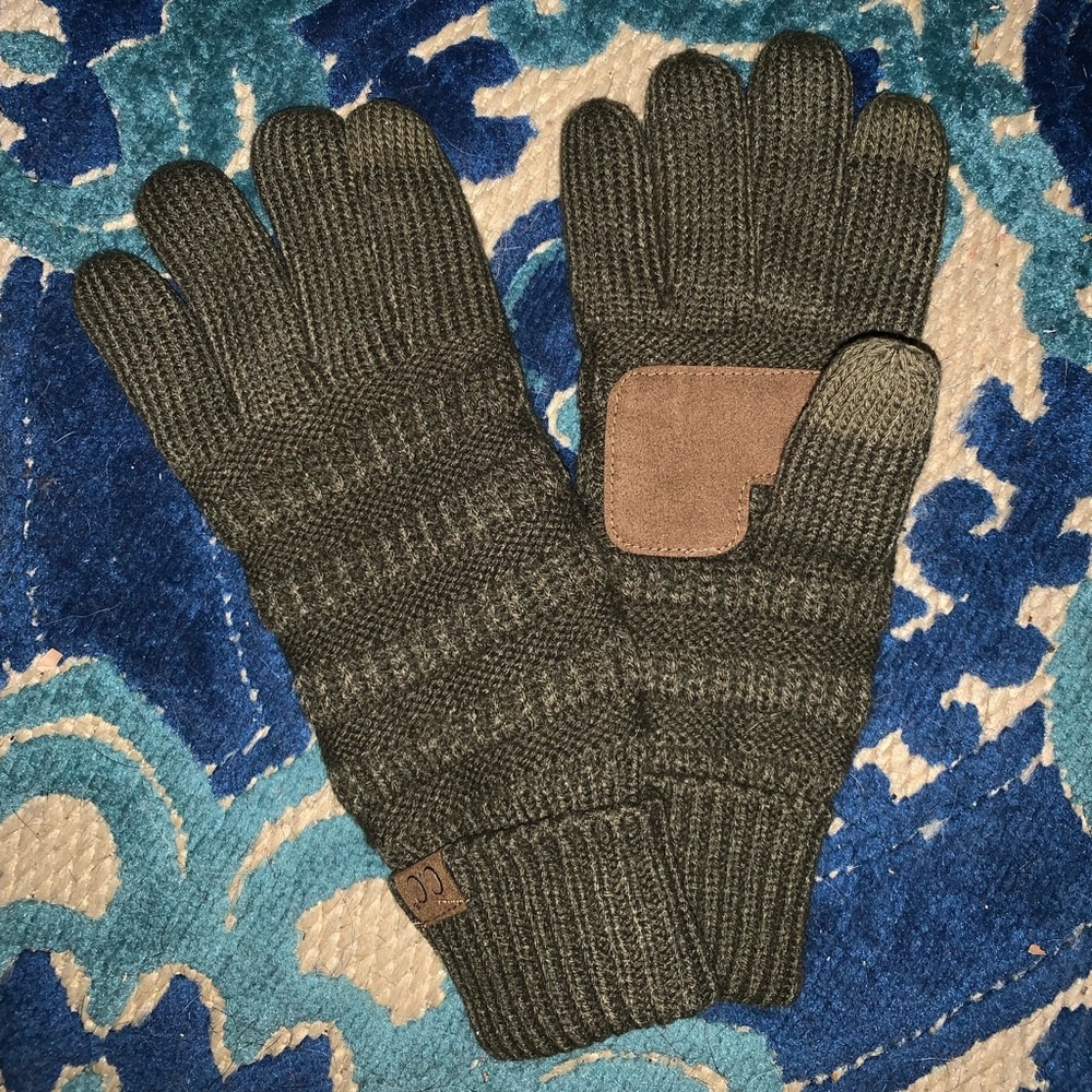 Olive green CC knit lined gloves!